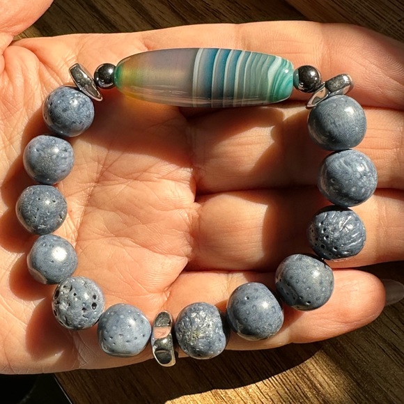 INDONESIAN BLUE CORAL + STRIPED AGATE STONES NATURAL BRACELET sz 7” - Picture 9 of 11